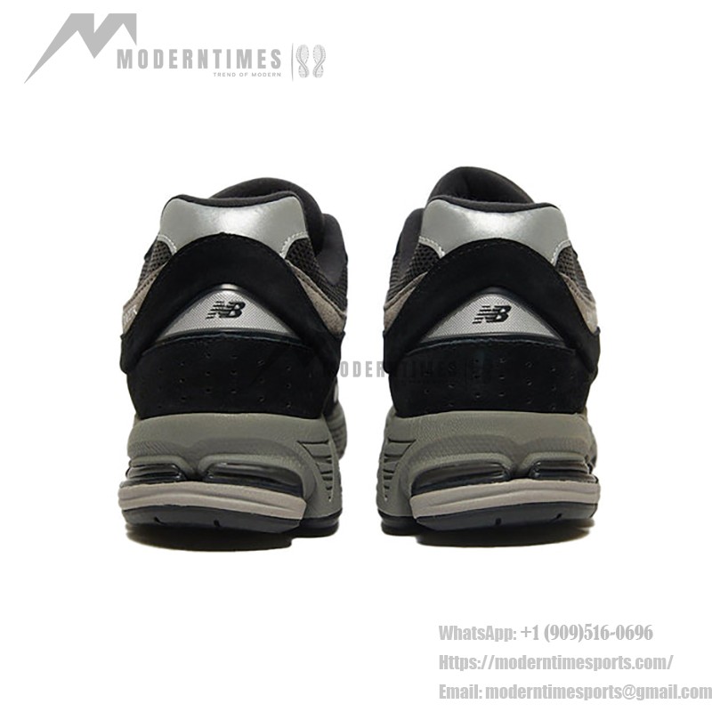 New Balance 2002R ブラック スニーカー M2002RR1 New Balance 2002R ブラック スニーカー M2002RR1 側面ビュー