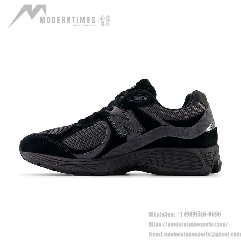 New Balance 2002R ブラックマグネット スニーカー M2002RBL New Balance 2002R ブラックマグネット スニーカー M2002RBL 側面ビュー