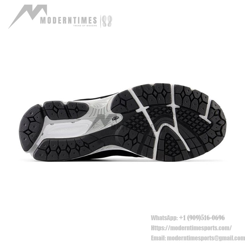 New Balance 2002R GORE-TEX ブラックグレー クラシックランニングスニーカー New Balance 2002R GORE-TEX ブラックグレー クラシックランニングシューズ