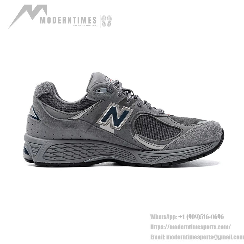 New Balance 2002R Grey Classic Running Sneakers New Balance 2002R Grey Classic Running Shoes
