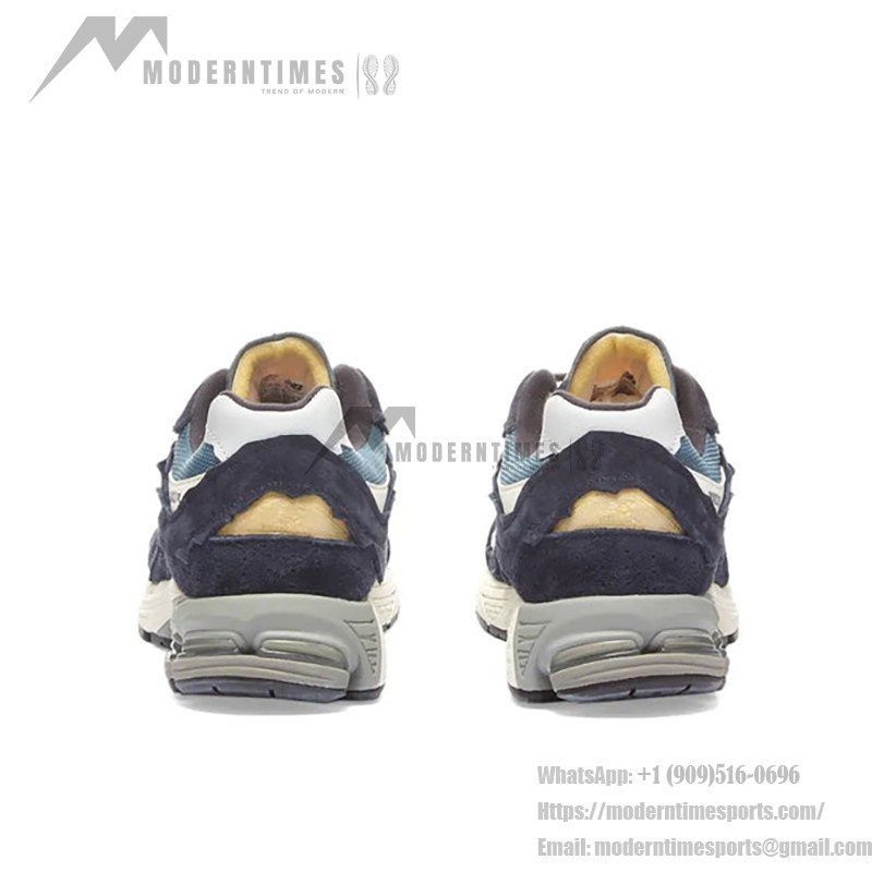New Balance 2002R Protection Pack Dark Navy M2002RDF – スタイリッシュで快適 New Balance 2002R Protection Pack Dark Navy M2002RDF スニーカー – スエードとメッシュデザイン