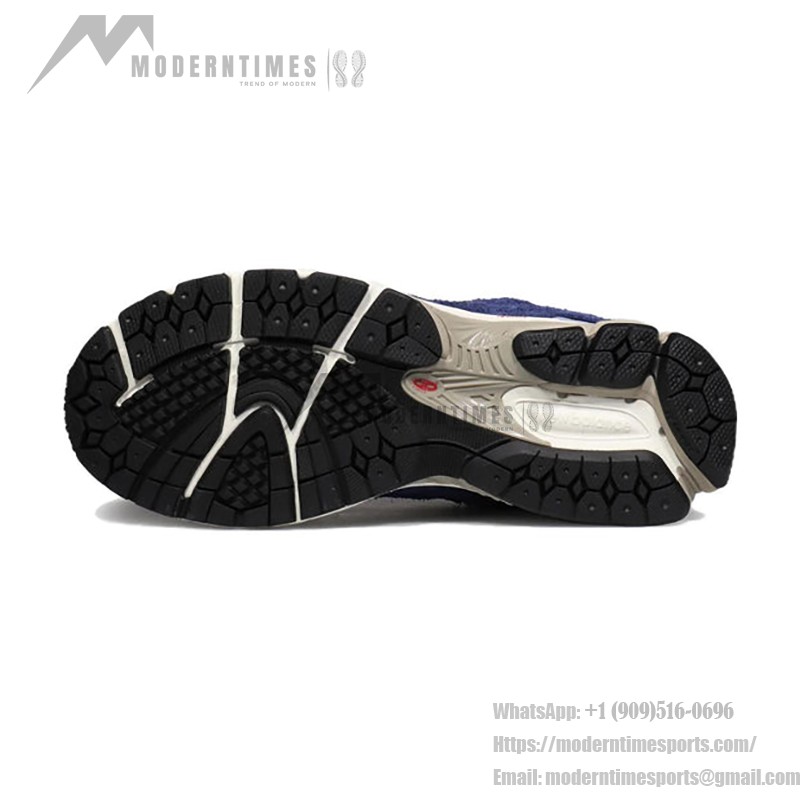 New Balance 2002R Protection Pack Navy M2002RDK – スタイリッシュで快適なスニーカー New Balance 2002R Protection Pack Navy M2002RDK スニーカー – スエードとメッシュデザイン