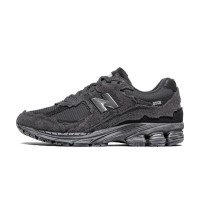 New Balance 2002R Protection Pack Phantom M2002RDB – 究極の快適さとスタイルを提供するプレミアムスエード＆メッシュスニーカー
