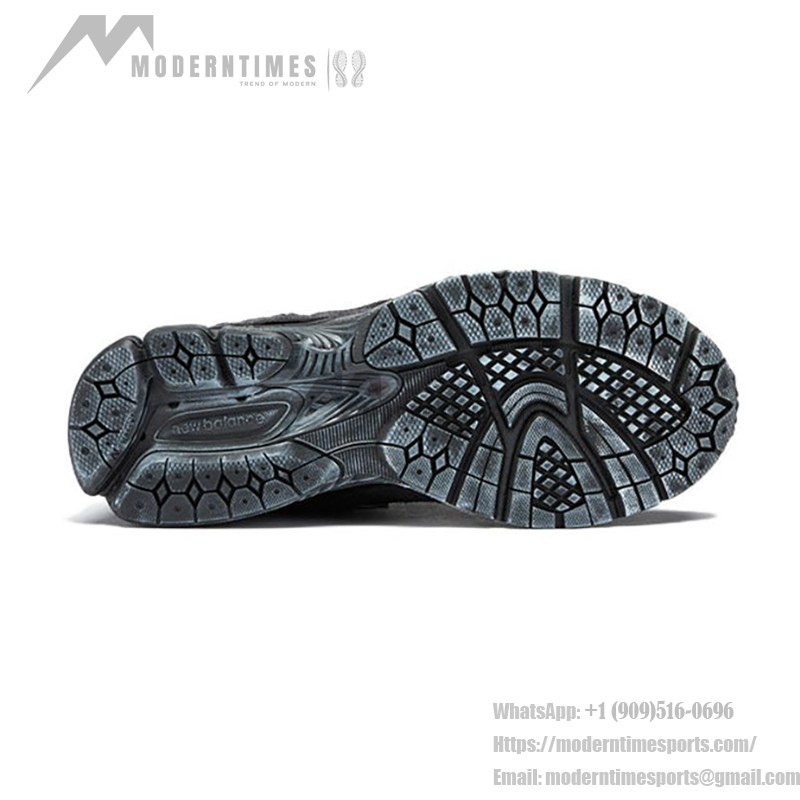 New Balance 2002R Protection Pack Phantom M2002RDB – スタイリッシュで快適なスニーカー New Balance 2002R Protection Pack Phantom M2002RDB スニーカー – スエードとメッシュデザイン
