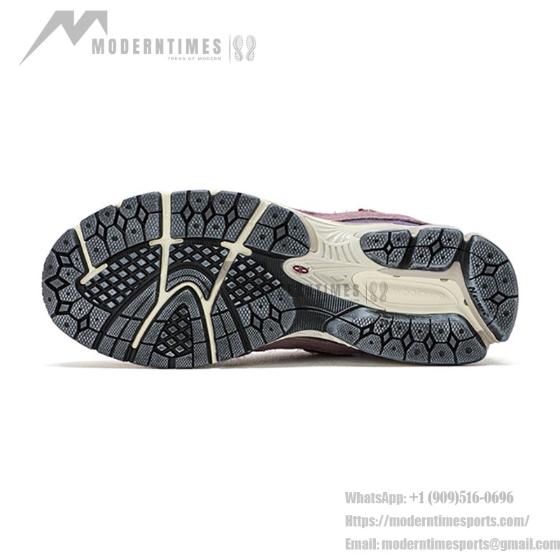 New Balance 2002R Protection Pack Pink M2002RDH – Stylish and Comfortable Sneakers New Balance 2002R Protection Pack Pink M2002RDH Sneaker – Suede and Mesh Design