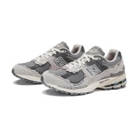 New Balance 2002R Protection Pack Rain Cloud M2002RDA – 究極の快適さとスタイルを提供するプレミアムスエード＆メッシュスニーカー