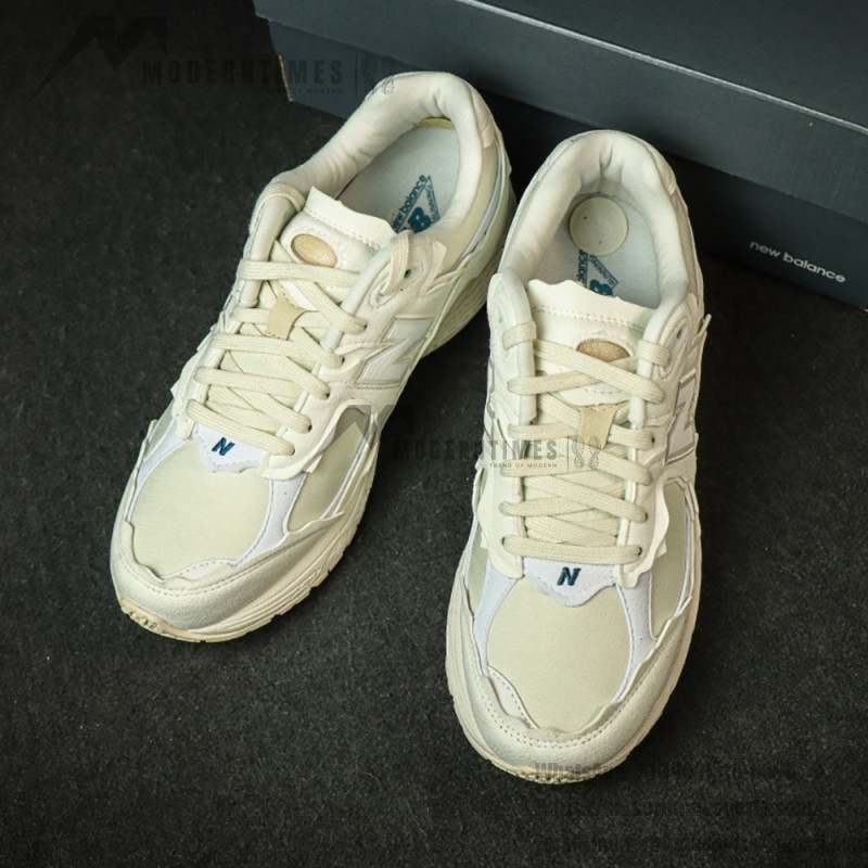 New Balance 2002R Protection Pack Sea Salt M2002RDC Sneaker – Suede and Mesh Design