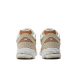 New Balance 2002R Sandstone M2002RSC – スタイリッシュで快適なスニーカー New Balance 2002R Sandstone M2002RSC スニーカー – スエードとメッシュデザイン