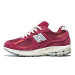 New Balance 2002R Suede Pack Garnet Deep Earth Red M2002RHA – スタイリッシュで快適なスニーカー New Balance 2002R Suede Pack Garnet Deep Earth Red M2002RHA スニーカー – スエードとメッシュデザイン
