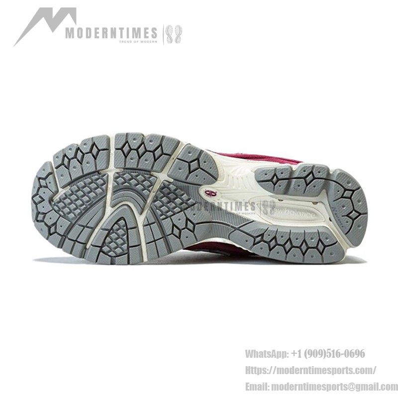 New Balance 2002R Suede Pack Garnet Deep Earth Red M2002RHA – スタイリッシュで快適なスニーカー New Balance 2002R Suede Pack Garnet Deep Earth Red M2002RHA スニーカー – スエードとメッシュデザイン