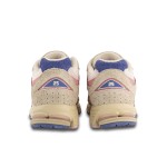 New Balance 2002R x Hype DC Native Dynamics M2002RHE – スタイリッシュで快適なスニーカー New Balance 2002R x Hype DC Native Dynamics M2002RHE スニーカー – スエードとメッシュデザイン