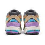 New Balance 2002R x J.Crew Incense M2002RWA – スタイリッシュで快適なスニーカー New Balance 2002R x J.Crew Incense M2002RWA スニーカー – スエードとメッシュデザイン