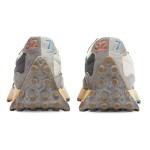 New Balance 327 MS327RG ホワイト グレー レトロランニングシューズ オレンジのアクセント付き New Balance 327 MS327RG ホワイト グレー レトロランニングシューズ