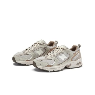 New Balance 530 MR530KOB クリームベージュ レトロランニングシューズ | 快適さとスタイルの完璧な融合