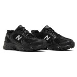 New Balance 530 MR530FB1 レトロブラック スニーカー New Balance 530 MR530FB1 レトロブラック ランニングシューズ 通気性メッシュとABZORBクッション付き