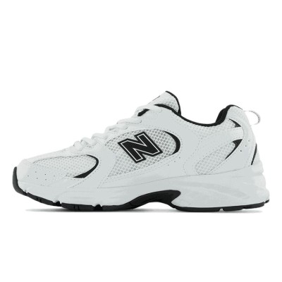 New Balance 530 MR530EWB ホワイトブラック レトロランニングシューズ | ミニマルなスタイルと快適な履き心地