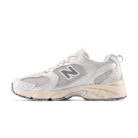 New Balance 530 MR530VS ホワイトシルバーメタリック レトロランニングシューズ | ミニマルな高級感と日常の快適さ