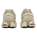 New Balance 9060 "Bone Sparrow" – プレミアムスエードのレトロスニーカー New Balance 9060 "Bone Sparrow" U9060ZGC レトロスニーカー – エレガントなベージュ & 快適