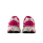 New Balance 9060 U9060FP「フクシアピンク」- 通気性抜群のダッドスニーカー New Balance 9060 U9060FP「フクシアピンク」- スタイリッシュなレトロランニングシューズ