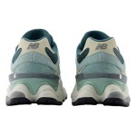 New Balance 9060 U9060FG「ニュー スプルース ソルトマーシュ タートルダヴ」- 通気性抜群のダッドスニーカー New Balance 9060 U9060FG「ニュー スプルース ソルトマーシュ タートルダヴ」- 自然をイメージしたレトロランニングシューズ
