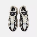 New Balance 9060 U9060BLZ「シーソルト ボーン ベージュ ピンク」- 通気性抜群のダッドスニーカー New Balance 9060 U9060BLZ「シーソルト ボーン ベージュ ピンク」- スタイリッシュで快適なレトロランニングシューズ
