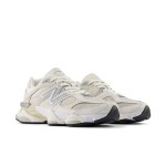 New Balance 9060 U9060WHT「シーソルト ムーンビーム」- 通気性抜群のダッドスニーカー New Balance 9060 U9060WHT「シーソルト ムーンビーム」- 洗練されたレトロランニングシューズ