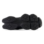 New Balance 9060「Triple Black」U9060BPM – オールブラックのトレンドダッドスニーカー New Balance 9060「Triple Black」U9060BPM レトロランニングシューズ – スタイリッシュ & 快適