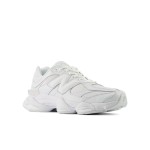 New Balance 9060「Triple White」U9060NRJ – ミニマルダッドスニーカー New Balance 9060「Triple White」U9060NRJ レトロランニングシューズ – シンプル & おしゃれ