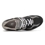 New Balance 992 M992EB – 快適さと耐久性のためのブラックスエードスニーカー New Balance 992 Made in USA M992EB – プレミアムブラックスエード&メッシュスニーカーで快適さ