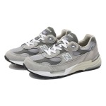 New Balance 992 M992GR – 快適さと耐久性のためのグレーのスエードスニーカー New Balance 992 Made in USA M992GR – プレミアムグレーのスエード&メッシュスニーカーで快適さ