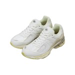 New Balance AURALEE x 2002R White M2002RA1 – スタイリッシュで快適なスニーカー New Balance AURALEE x 2002R White M2002RA1 スニーカー – スエードとメッシュデザイン