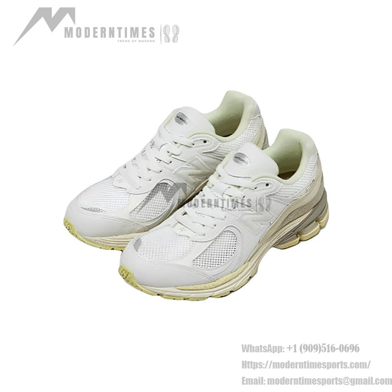 New Balance AURALEE x 2002R White M2002RA1 – スタイリッシュで快適なスニーカー New Balance AURALEE x 2002R White M2002RA1 スニーカー – スエードとメッシュデザイン