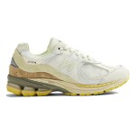 New Balance AURALEE x 2002R White M2002RA1 – スタイリッシュで快適なスニーカー New Balance AURALEE x 2002R White M2002RA1 スニーカー – スエードとメッシュデザイン