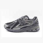 New Balance 1906R ブラックシルバー スニーカー – クラシック & 通気性抜群 New Balance 1906R ブラックシルバー レトロ ランニングシューズ - M1906RES
