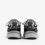 New Balance 990v6 Made in USA Black & Grey M990BK6 – Stylish and Comfortable Premium Suede & Mesh Sneakers New Balance 990v6 Made in USA Black & Grey M990BK6 – Premium Suede & Mesh Sneakers for Comfort and Style