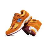 New Balance Salehe Bembury x 2002R 'Peace Be The Journey' ML2002R1 – スタイリッシュで快適なスニーカー New Balance Salehe Bembury x 2002R 'Peace Be The Journey' ML2002R1 – オレンジと黄色のスエードメッシュスニーカー