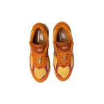 New Balance Salehe Bembury x 2002R 'Peace Be The Journey' ML2002R1 – スタイリッシュで快適なスニーカー New Balance Salehe Bembury x 2002R 'Peace Be The Journey' ML2002R1 – オレンジと黄色のスエードメッシュスニーカー
