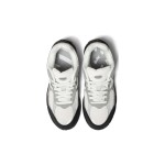 New Balance The Basement x 2002R 'Stone Grey' M2002RBA – 洗練されたスエードメッシュスニーカー New Balance The Basement x 2002R 'Stone Grey' M2002RBA スニーカー – グレーとブラックのスエードメッシュデザイン
