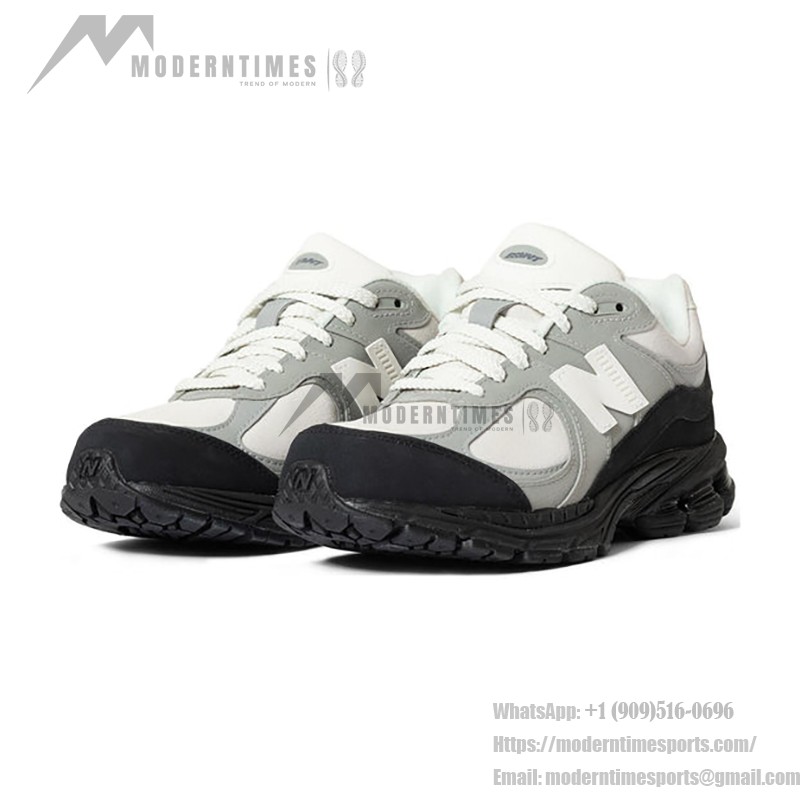 New Balance The Basement x 2002R 'Stone Grey' M2002RBA – 洗練されたスエードメッシュスニーカー New Balance The Basement x 2002R 'Stone Grey' M2002RBA スニーカー – グレーとブラックのスエードメッシュデザイン