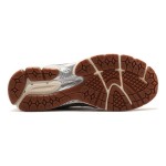 New Balance Atmos x 2002R Oasis M2002RAM – スタイリッシュで快適なスニーカー New Balance Atmos x 2002R Oasis M2002RAM スニーカー – スエードとメッシュデザイン