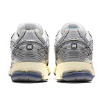 New Balance thisisneverthat x 1906R 限定ストリートウェアスニーカー New Balance thisisneverthat x 1906R Downtown Run レトロスニーカー – スタイリッシュで快適