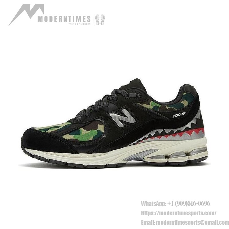 New Balance x A Bathing Ape 2002R 'Apes Together Strong' Black Camo M2002RBF – スタイリッシュなスエード&メッシュスニーカー New Balance x A Bathing Ape 2002R 'Apes Together Strong' Black Camo M2002RBF スニーカー – カモスエードとメッシュデザイン