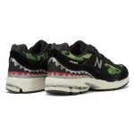 New Balance x A Bathing Ape 2002R 'Apes Together Strong' Black Camo M2002RBF – スタイリッシュなスエード&メッシュスニーカー New Balance x A Bathing Ape 2002R 'Apes Together Strong' Black Camo M2002RBF スニーカー – カモスエードとメッシュデザイン