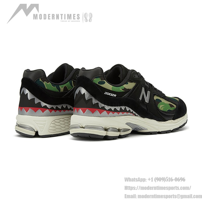 New Balance x A Bathing Ape 2002R 'Apes Together Strong' Black Camo M2002RBF – スタイリッシュなスエード&メッシュスニーカー New Balance x A Bathing Ape 2002R 'Apes Together Strong' Black Camo M2002RBF スニーカー – カモスエードとメッシュデザイン