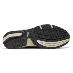 New Balance x JJJJound 992 M992J2 – 快適さとスタイルのためのグレーのスエードスニーカー New Balance x JJJJound 992 Made in USA – プレミアムグレーのスエード&メッシュスニーカーで快適さ