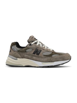 New Balance x JJJJound 992 Made in USA – プレミアムグレーのスエード＆メッシュスニーカーで快適さとスタイル
