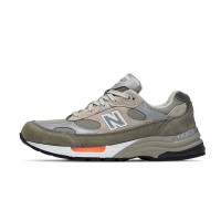 New Balance x WTAPS 992 Made in USA – プレミアムオリーブドラブスエード＆メッシュスニーカー