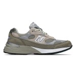 New Balance x WTAPS 992 Made in USA – オリーブドラブスニーカーで快適さとスタイル New Balance x WTAPS 992 Made in USA – プレミアムオリーブドラブスエード&メッシュスニーカーで快適さ