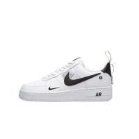 Nike Air Force 1 LV8 Utility AJ7747-100 - ブラックスウッシュとモダンなユーティリティデザインが特徴のスタイリッシュなホワイトスニーカー