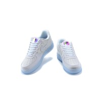 ナイキ エア フォース 1 '07 PRM CK7804-100 - リフレクティブスウッシュパターンとアイシーソールを備えたモダンなホワイトスニーカー